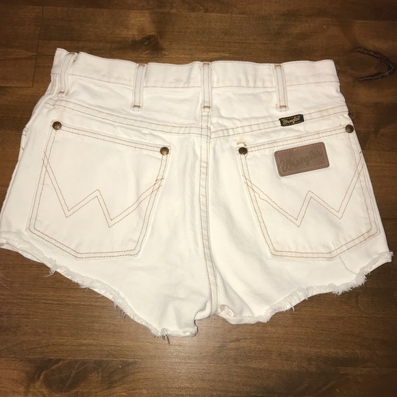 white wrangler shorts
